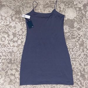 Aritzia mini body con dress